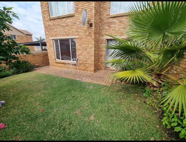 2 BEDROOM APARTMENT FOR SALE IN HEUWELSIG ESTATE